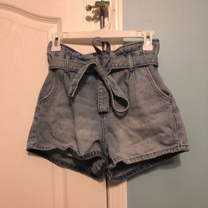 American Eagle Mom Short